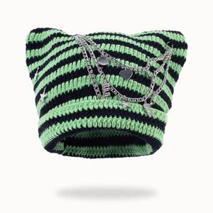 หมวกไหมพรมถักลายทางทำมือ พร้อมจี้ห้อยโซ่ สไตล์ลำลอง สำหรับเล่นสกี ใส่ได้ทุกวันในฤดูหนาว - Product Image 1