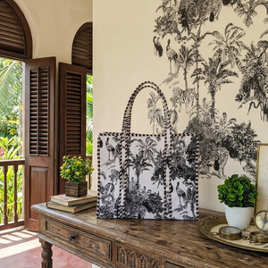 Bolso Tote Casual con Estampado Floral, Bolso de Hombro de Fibra de Algodón Blanco y Negro con Ribete en Contraste, Bolso de Compras de Alta Calidad - Product Image 2