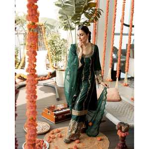 Conjunto superior e inferior de mujer de diseñador con Dupatta para ropa de fiesta - Product Image 2