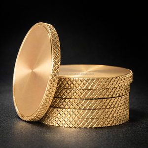 Venta al por mayor de discos de latón pulido modernos con borde moleteado CNC de diamante, 40 mm x 3 mm, para impresión digital, grabado y estampado manual - Product Image 1