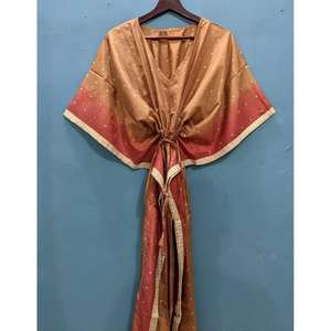 Kaftan ample à fleurs en soie pour femme, tenue de plage, par Ethnic Craft Hub India - Product Image 5