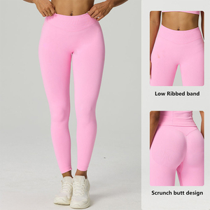 Conjunto de yoga para mujer 2026: Top halter de 2 piezas de spandex/nailon, transpirable, de secado rápido, con logo frontal y espalda descubierta, y shorts. - Product Image 6