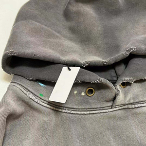 Sweat-shirt à capuche vintage délavé pour homme, noir, avec imprimé lettres sur le devant et poche kangourou, étiquettes et emballage personnalisés - Product Image 3