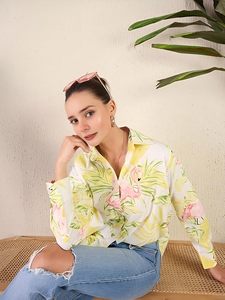Camisa con botones y estampado tropical para mujer – Camisa de algodón ligera de manga larga para uso informal, en resorts y en vacaciones - Product Image 3