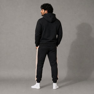 Ensemble de survêtement pour homme noir et beige avec sweat à capuche et pantalon de jogging pour un style décontracté - Product Image 3