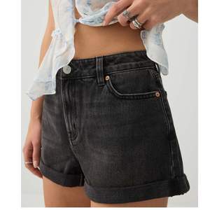 Shorts de mezclilla negros OEM para mujer, de cintura alta, con dobladillo enrollado, estilo vintage, lavados, casuales, de verano, personalizados, al por mayor - Product Image 4