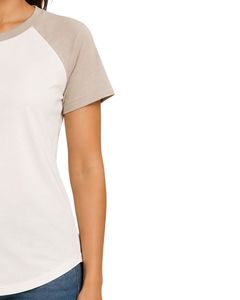 Camiseta raglan personalizada en color marfil y beige arena para mujer, cuello redondo, manga corta, mezcla de algodón suave, top de moda para verano. - Product Image 3