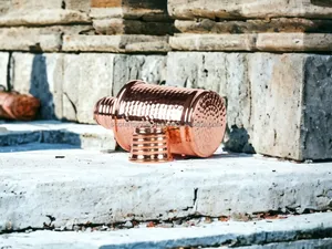 Bouteille d'hydratation propre pour la désintoxication du bien-être La bouteille en cuivre Tradebyd prend en charge les anciens avantages de l'eau en cuivre - Product Image 4