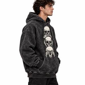 Sweat à capuche noir délavé pour homme avec motif trois crânes - Product Image 4
