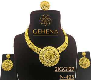 Ensemble de colliers courts plaqués or 24 carats de créateur Bague de boucles d'oreilles élégante et sexy Bague de fiançailles pour femmes de 5 grammes Mariage à la mode - Product Image 1