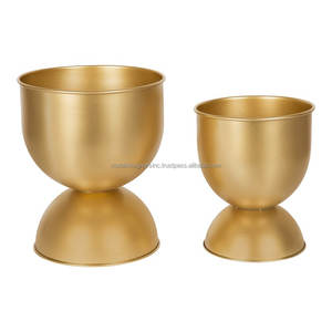 Juego de 2 jardineras doradas de metal para decoración del hogar y jardín - Product Image 3