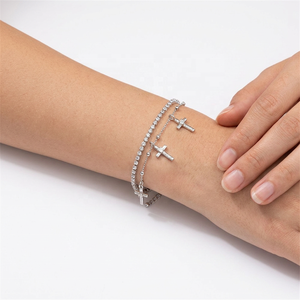 Bracelet chaîne avec pendentif croix bohème plaqué rhodium et strass en cristal, cadeau unisexe, plaqué 4 couches - Product Image 2