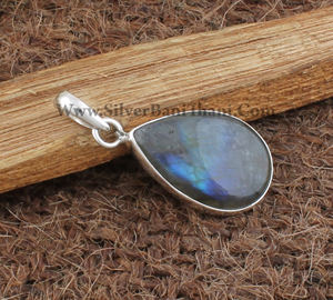 Pendentif rectangulaire vintage en labradorite naturelle, argent sterling 925 plaqué platine, serti clos, pierre précieuse à reflets bleus, collier - Product Image 4