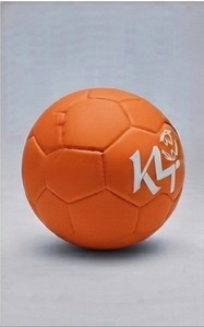 Ballon de football d'entraînement en PU orange avec logo K4 pour la pratique des arts martiaux, équipement durable unisexe - Product Image 3