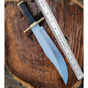 Cuchillo Bowie Artesanal para Caza con Guardacuchillo de Latón y Mango de Madera – Hoja Pulida para Uso en Exteriores - Product Image 1