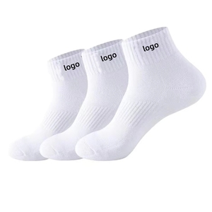 Chaussettes ras du cou unies blanches et noires 100 % coton respirantes tricotées style classique pour adulte usage quotidien saison printemps - Product Image 1