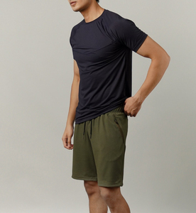 Shorts Bermuda pour homme à séchage rapide, couleur olive vert uni, taille à cordon de serrage, shorts décontractés pour l'entraînement avec poches zippées - Product Image 3