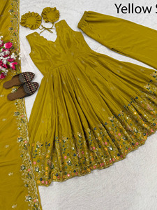 Vente en gros – Nouveauté : Faux Georgette Designer Réversible, Séchage Rapide, Coupe Slim, Haute Qualité, Style Traditionnel Indien, Idéal pour Fêtes et Festivals - Product Image 2