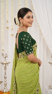 AARA Fashion Saree en soie vert brodé avec chemisier, protection solaire, tenue de mariage, sari indien traditionnel pour femme, longueur au sol - Product Image 2