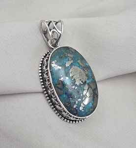 Colgante de Plata de Ley 925 con Turquesa Natural de Arizona, Cabujón Ovalado, Joyería Artesanal con Piedras Preciosas - Product Image 3