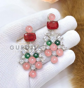 Magnifiques boucles d'oreilles pendantes en laiton plaqué argent de qualité supérieure avec pierres en zircon pour femmes, idéales pour les soirées et les occasions spéciales, collection tendance et élégante. - Product Image 2