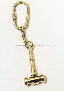 Llavero de Latón de Calidad de Lujo con Acabado Pulido, Diseño Moderno, Ligero y con Logotipo Personalizable - Product Image 3