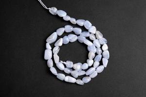 Cuentas de ágata de encaje azul natural genuino, cuentas sueltas de pepitas azules púrpuras para la fabricación de joyas. - Product Image 2