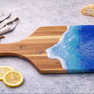 Tabla de Cortar Rectangular de Resina Hecha a Mano Azure Shore con Mango de Madera, 1.5 cm de Grosor, Ecológica y Apta para Lavavajillas - Product Image 1