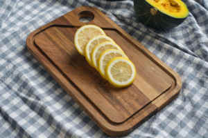 Tabla de cortar de bambú segura para cuchillos |   Tabla de cortar de superficie lisa para proteger la afilatura de las cuchillas - Product Image 5