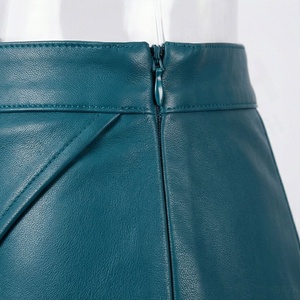 Mini-jupe en similicuir pour femme, couleur turquoise unie, ourlet asymétrique, taille normale - Product Image 4