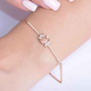 กำไลข้อมือมอร์แกไนต์ทรงเอเมอรัลด์ ดีไซน์สวยหรู ประดับมอร์แกไนต์แท้ เงินแท้ 925 ชุบทอง 14K ของขวัญสำหรับเธอ - Product Image 6