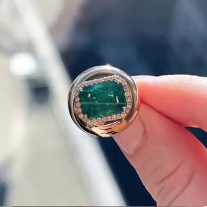 แหวนหมั้นสไตล์มินิมอลทรงกระดุมสีเขียวมรกตโมอิสซาไนต์ ทำจากเงินแท้ 925 แบบตะวันออก-ตะวันตก เหมาะสำหรับเป็นของขวัญวันเกิด - Product Image 2