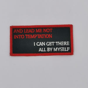 Parche Bordado Profesional en 3D |   Etiqueta de Marca Minimalista Stealth Totalmente Negra |   Precio Directo de Fábrica - Product Image 3