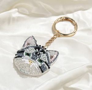 Porte-clés vintage fait main en strass, couleur blanc doré, avec breloques alphabet multicolores et initiales, pour poignet, style bling-bling - Product Image 2