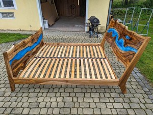 Cama de Madera con Borde Natural y Resina Epoxi River Live Edge, Modelo Blue Canyon, Cama Artesanal de Madera con Resina, Cama de Madera con Borde Natural Crystal Stream, Cama de Madera con Resina Epoxi RiverFlow - Product Image 5