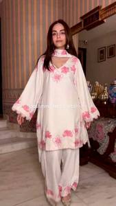 Lanzamiento del nuevo conjunto de fiesta de diseñador: Top de satén de cristal puro con pantalón Farshi y dupatta. - Product Image 2