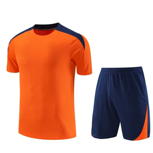 Maillot de football unisexe orange avec short marine, uniforme respirant en polyester, vêtements de sport pour adultes, impression numérique, service OEM - Product Image 4