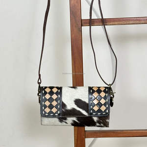 Nueva Cartera Cruzada de Cuero Personalizada 2025 con Patrón de Tablero de Ajedrez, Hecha a Mano, de Cuero Vacuno Genuino, con Tarjetero Largo - Product Image 5