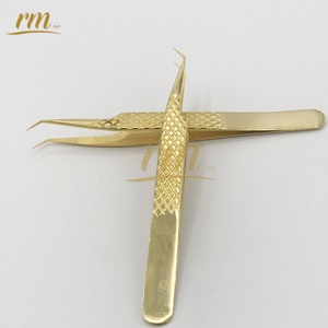 Pinzas de pestañas de acero inoxidable dorado con logotipo personalizado de alta calidad, herramienta de belleza con punta de fibra privada, Etiqueta Privada - Product Image 5