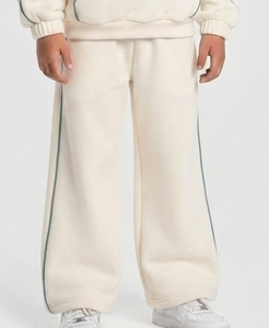 Ensemble de survêtement pour enfants garçons, blanc, coupe oversize, avec lignes contrastées, en molleton de coton (hoodie et pantalon de survêtement à jambes larges), Fabricant OEM & ODM - Product Image 5