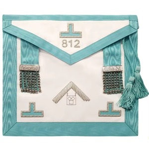 Delantal de Reglamento de la Francmasonería de Pensilvania Past Master Blue Lodge, Azul Cielo, Emblema Bordado a Mano, Borlas de Cadena Metálica Plateada - Product Image 1