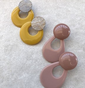 Boucles d'oreilles pendantes en résine époxy style bohème pour femme, bijoux fantaisie pour soirée, événement festif, en acrylique et lucite - Product Image 2