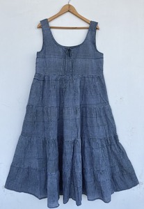Vestido de algodón con estampado de cuadros azules estilo bohemio para mujer, sin mangas, holgado, con volantes, ideal para verano, para venta al por mayor. - Product Image 3