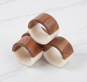 Ronds de serviette modernes en bois et résine, écologiques, parfaits pour les mariages, la décoration de table et les fêtes. - Product Image 1