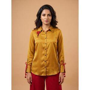 Chemise polyvalente pour femme, confectionnée avec un tissu de qualité supérieure pour un look élégant au quotidien. Achetez directement auprès du fournisseur. - Product Image 1