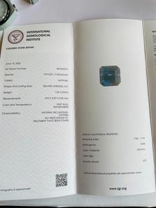 Zafiro Azul Profundo Natural Certificado por IGI, Corte Esmeralda Cuadrado, Sin Calentar, Sin Tratar, 1.53 CTS, Gema Premium de Colección - Product Image 2
