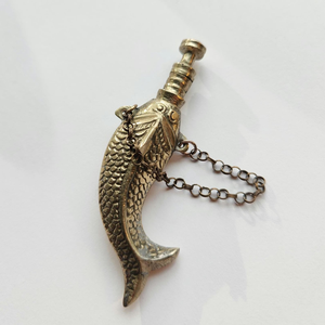 Estuche de latón con forma de pez para Surma Dani Kohl, caja de almacenamiento de delineador de ojos de latón, diseño decorativo de pez, estilo vintage para Kajal Surma - Product Image 1