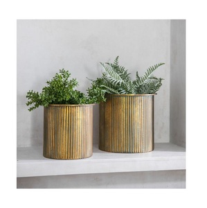 Jardinière en métal galvanisé, pot à fleurs durable pour usage extérieur, pièce décorative pour la maison - Product Image 5