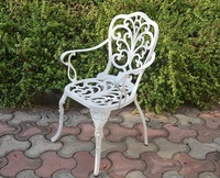 Fauteuil à bascule moderne Phoenix en aluminium moulé avec pieds tournés, style ferme européenne, durable, antirouille, chaise de jardin en bois de teck
