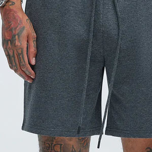 Shorts pour hommes de haute qualité au design tendance avec cordon de serrage, parfaits pour la détente à la maison, prix avantageux pour les acheteurs en gros, coupe décontractée. - Product Image 3